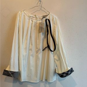 NWT Burberry poplin blouse with contrast cuffs